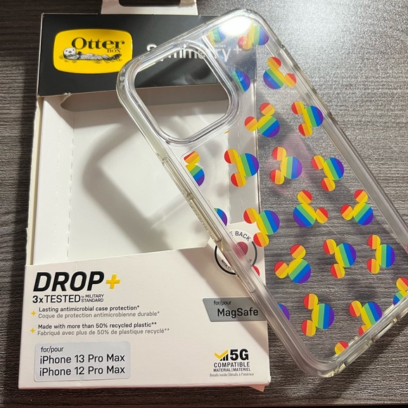 13 Pro Max Disney Otterbox - Picture 1 of 4